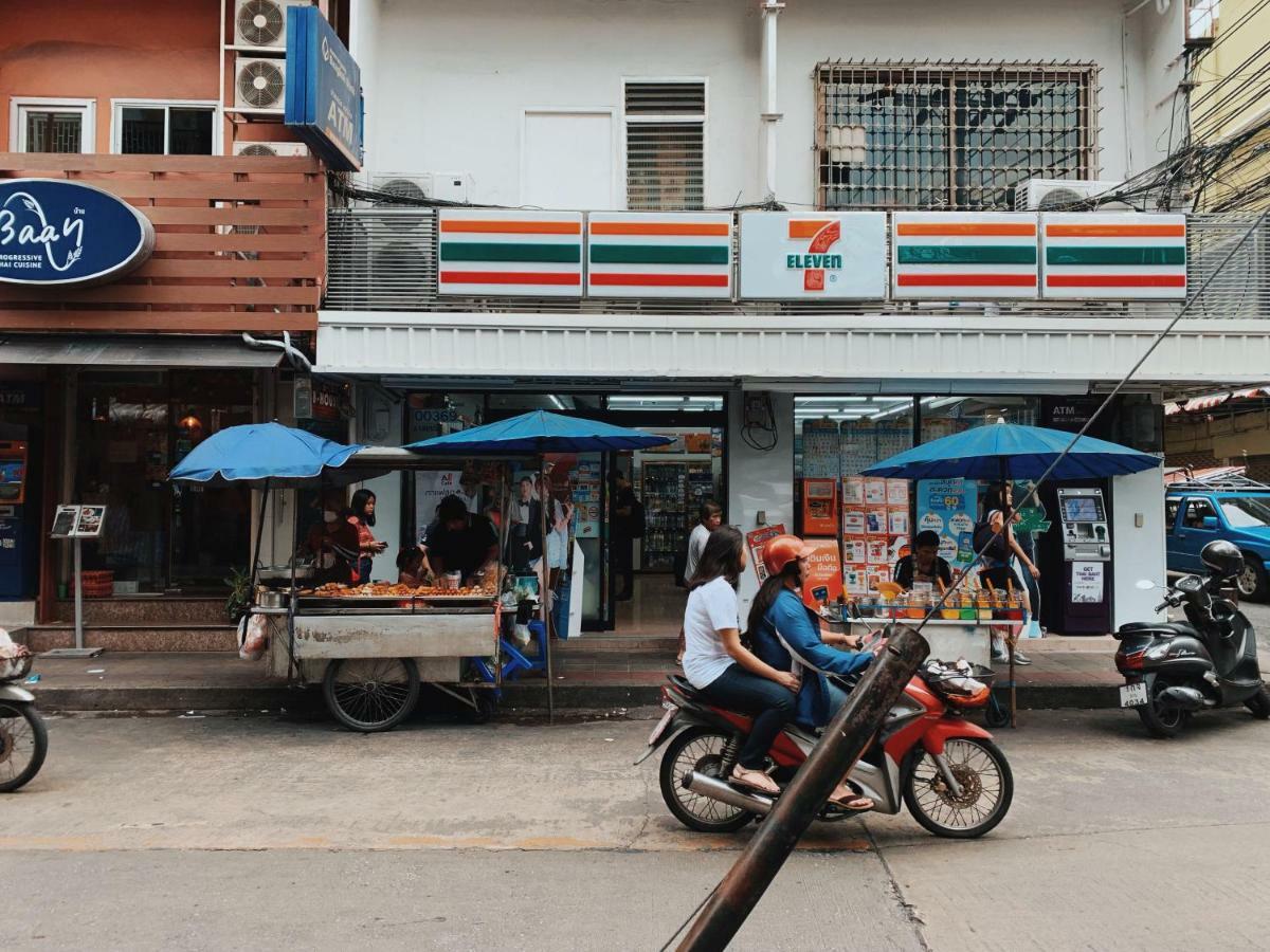 Oasis Cafe And Nap Banguecoque Exterior foto
